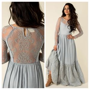 NWT Womens Ruffle Hem Lace 👗 dress - Light Grey